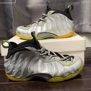 Nike Men’s Foamposites